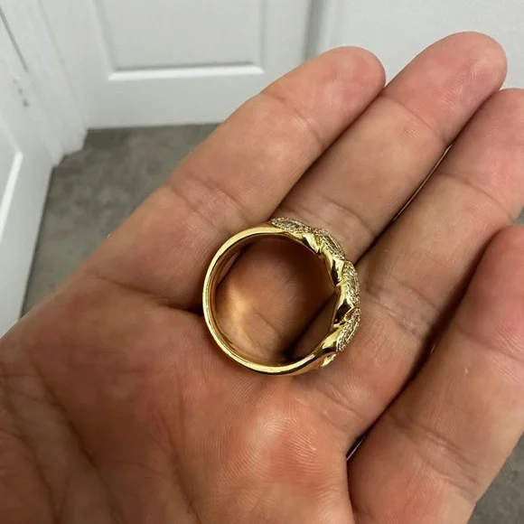 14K dimond and baguettes man ring (size 8) 16grams